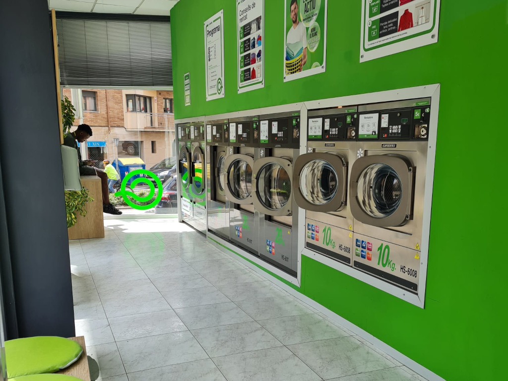 Cómo lavar y secar tu ropa en las lavanderías Ecolaundry 