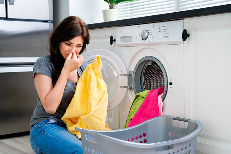 Mi lavadora apesta, trucos para eliminar el mal olor de la lavadora